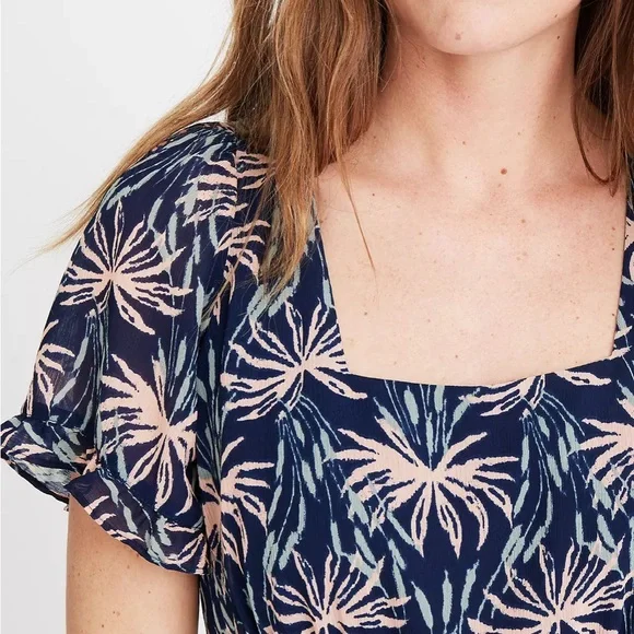 Madewell Ruffle-Sleeve Midi Dress in Oasis Palms - Picture 4 of 11